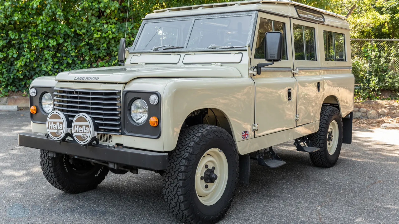 Modified 1964 Land Rover 109 Photo 1