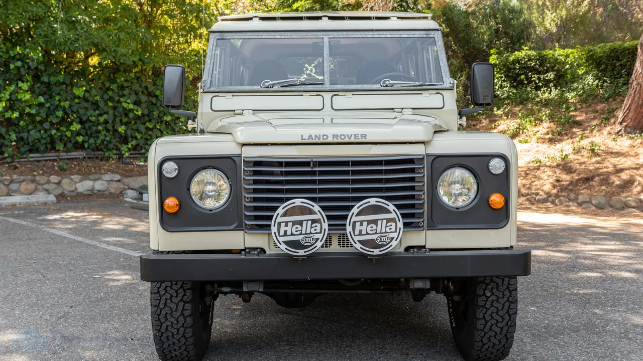 Modified 1964 Land Rover 109 Photo 4