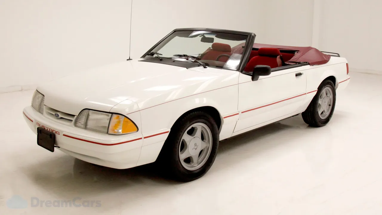 1993 Ford Mustang LX Convertible Photo 10